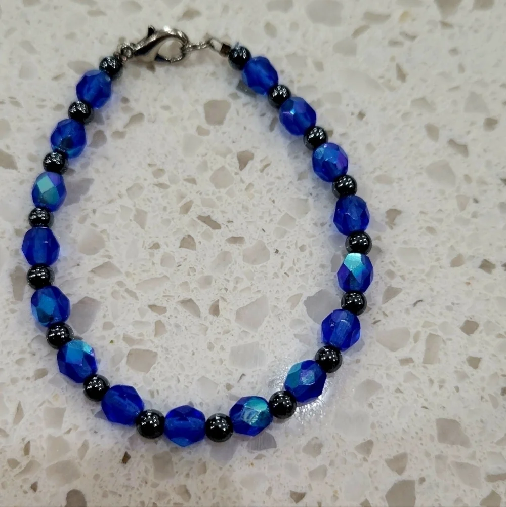 Elegant Blue Beaded Bracelet – Classic & Versatile Jewelry
